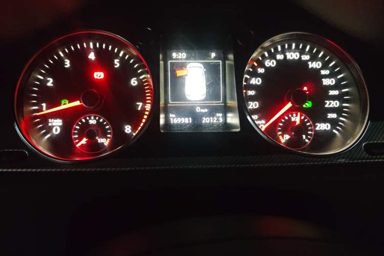 Used Volkswagen CC 2015 3.0 FSI V6 Odometer Close Up