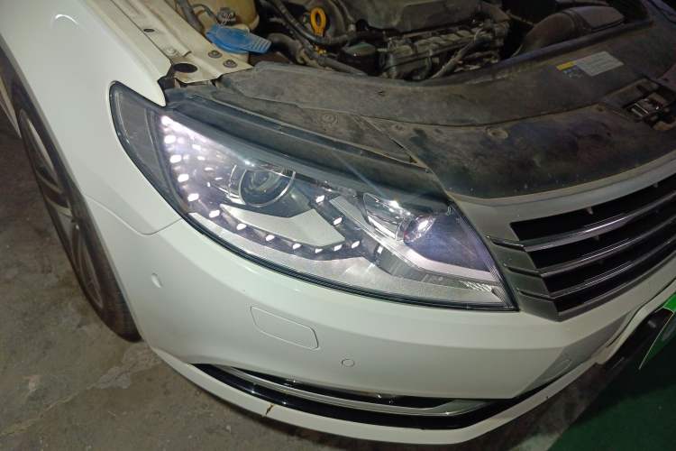 Used Volkswagen CC 2015 1.8TSI Luxury Model Right Front Headlight