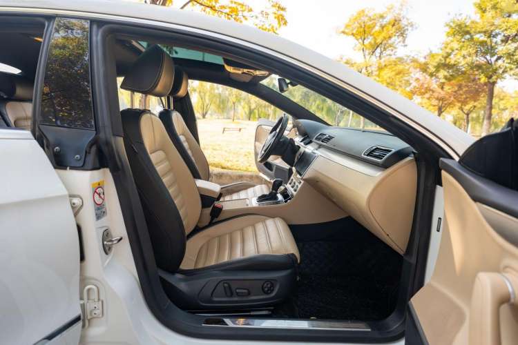 Used Volkswagen CC 2015 1.8TSI Prestige Model Right Front Seat