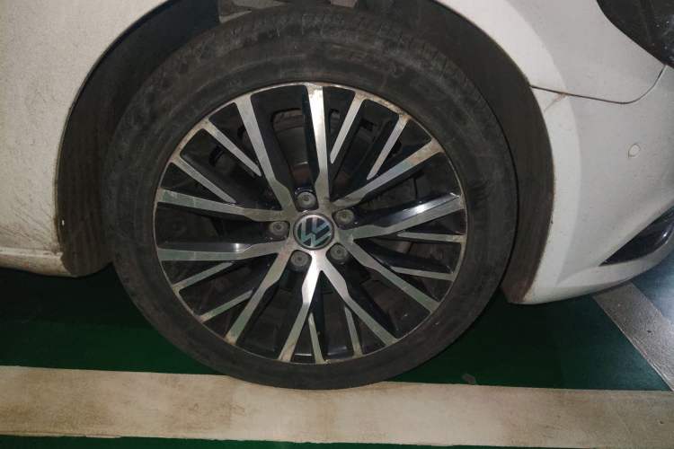 Used Volkswagen CC 2015 3.0 FSI V6 Right Front Wheel Hub