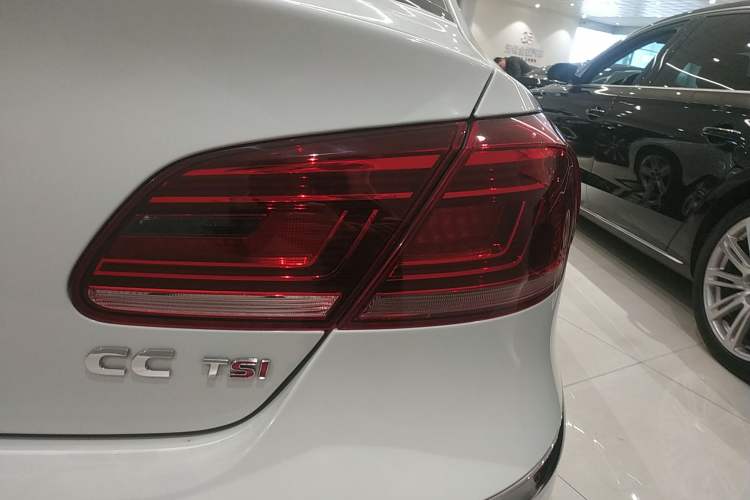Used Volkswagen CC 2015 1.8TSI Prestige Model Right Rear Taillight