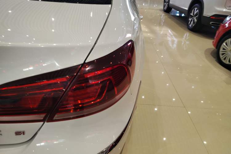 Used Volkswagen CC 2015 1.8TSI Luxury Model Right Rear Taillight