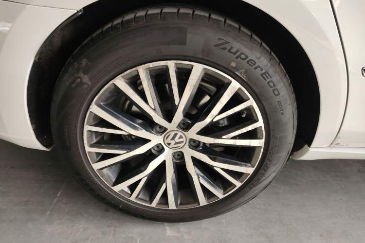 Used Volkswagen CC 2015 1.8TSI Luxury Model Right Rear Wheel Hub