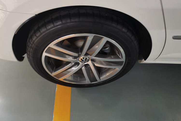 Used Volkswagen CC 2015 1.8TSI Luxury Model Right Rear Wheel Hub