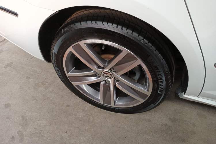 Used Volkswagen CC 2015 1.8TSI Luxury Model Right Rear Wheel Hub