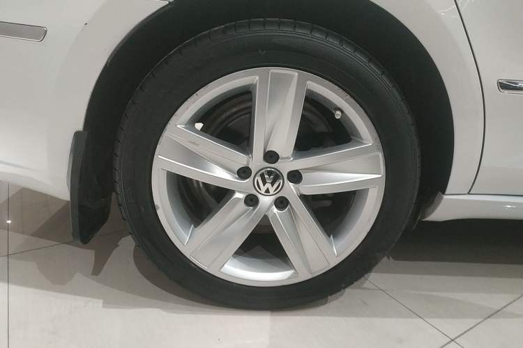 Used Volkswagen CC 2015 1.8TSI Prestige Model Right Rear Wheel Hub