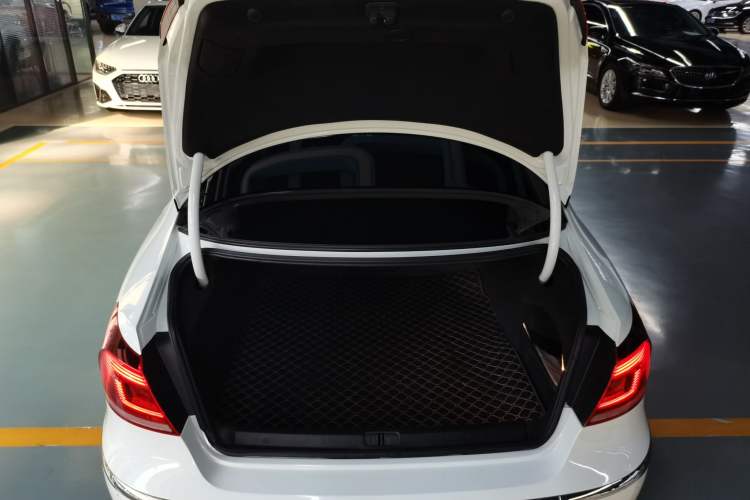 Used Volkswagen CC 2015 1.8TSI Luxury Model Trunk