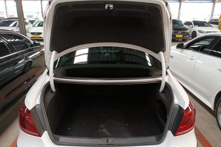 Used Volkswagen CC 2015 1.8TSI Luxury Model Trunk