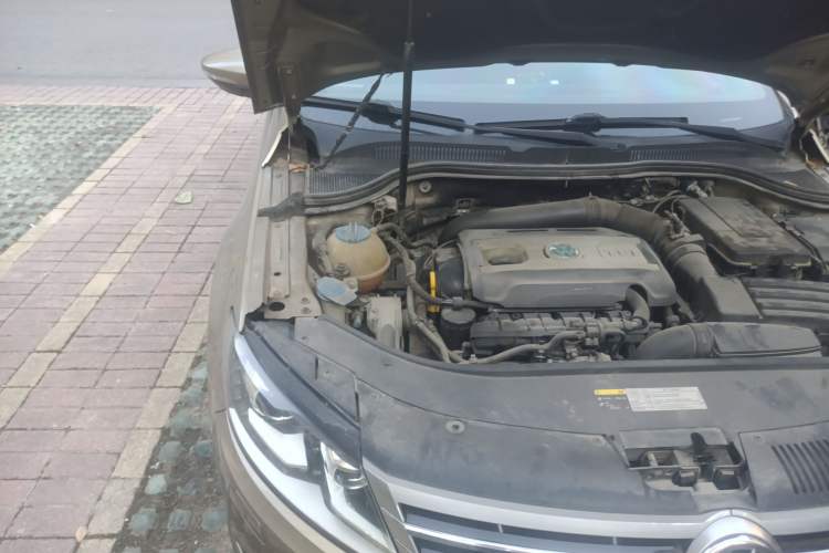 Used Volkswagen CC 2016 1.8TSI Prestige Model Engine Bay Right