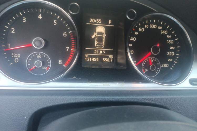 Used Volkswagen CC 2016 1.8TSI Prestige Model Odometer Close Up