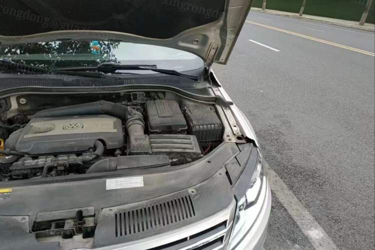Used Volkswagen CC 2016 1.8TSI Prestige Model Engine Bay Left