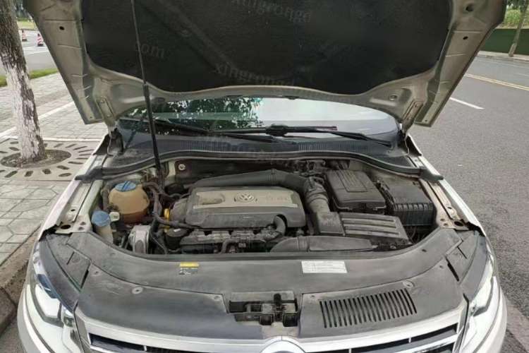 Used Volkswagen CC 2016 1.8TSI Prestige Model Engine Bay