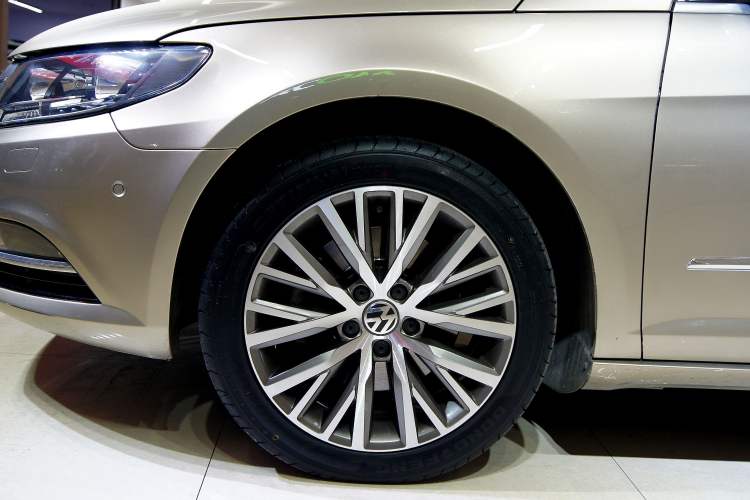 Used Volkswagen CC 2016 1.8TSI Luxury Model Left Front Wheel Hub