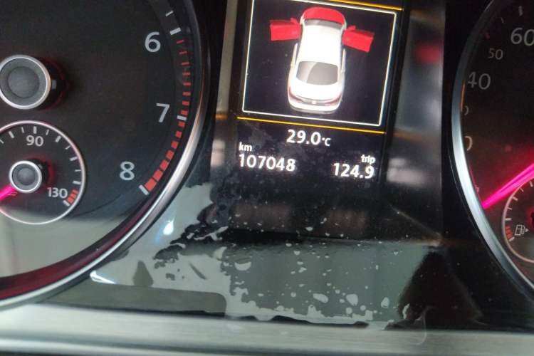 Used Volkswagen CC 2016 2.0 TSI Ultimate Edition Odometer Close Up