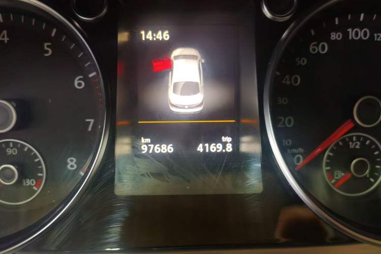Used Volkswagen CC 2016 2.0 TSI Luxury Model Odometer Close Up