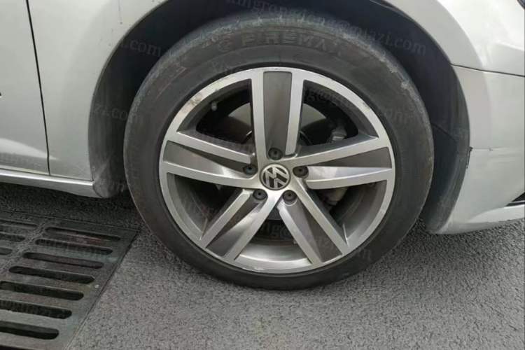 Used Volkswagen CC 2016 1.8TSI Prestige Model Right Front Wheel Hub
