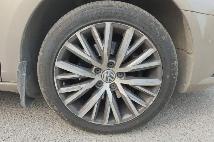 Used Volkswagen CC 2016 2.0 TSI Luxury Model Right Front Wheel Hub