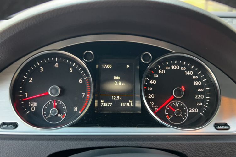 Used Volkswagen CC 2016 1.8TSI Luxury Model Odometer Close Up