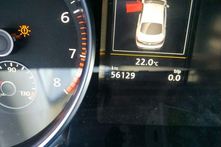 Used Volkswagen CC 2016 2.0 TSI Luxury Model Odometer Close Up