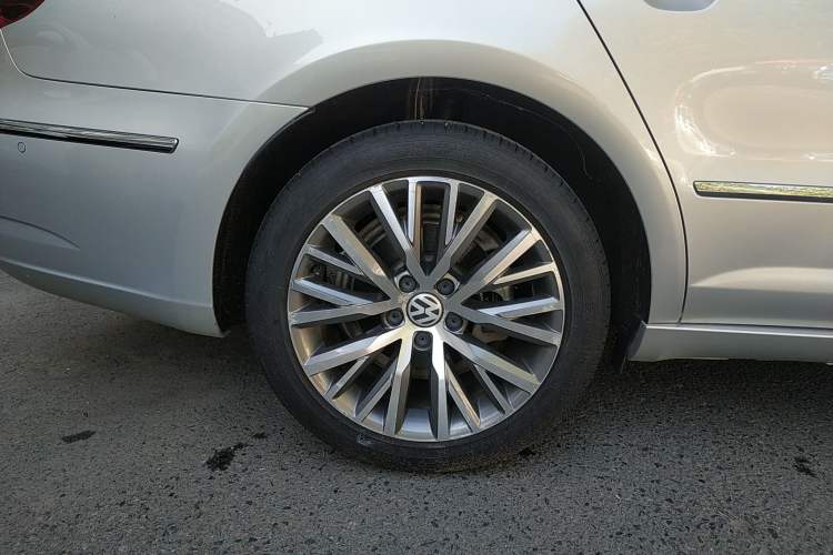 Used Volkswagen CC 2016 2.0 TSI Luxury Model Right Rear Wheel Hub