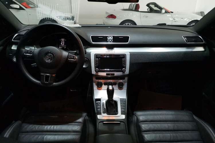 Used Volkswagen CC 2016 1.8TSI Prestige Model Center Console