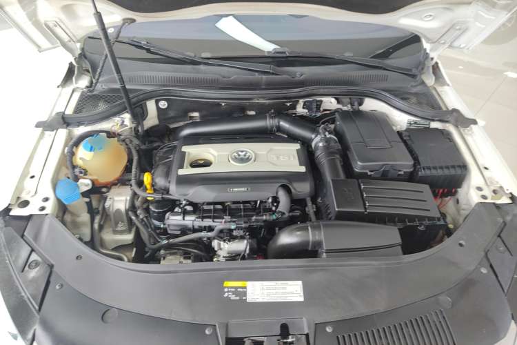 Used Volkswagen CC 2016 2.0 TSI Luxury Model Engine Bay