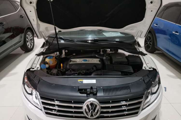 Used Volkswagen CC 2016 1.8TSI Prestige Model Engine Bay