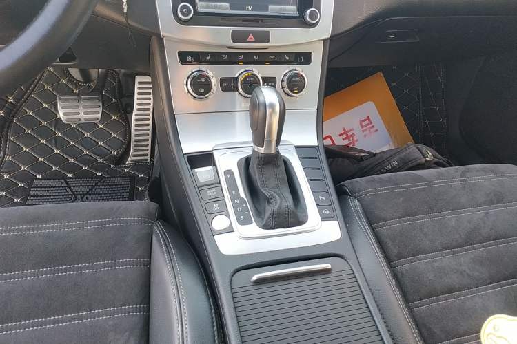 Used Volkswagen CC 2016 2.0 TSI Luxury Model Gear Lever