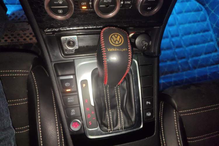 Used Volkswagen CC 2016 300TSI 25th Anniversary Edition Gear Lever