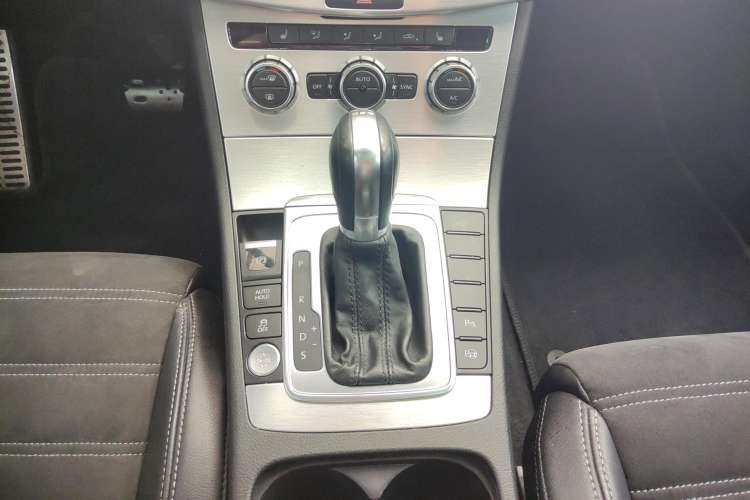 Used Volkswagen CC 2016 2.0 TSI Luxury Model Gear Lever