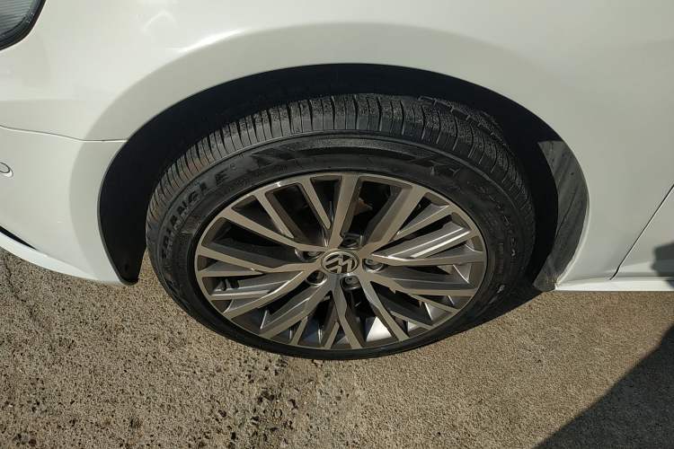 Used Volkswagen CC 2016 2.0 TSI Luxury Model Left Front Wheel Hub