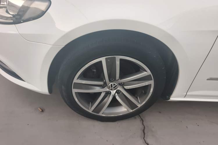 Used Volkswagen CC 2016 1.8TSI Prestige Model Left Front Wheel Hub