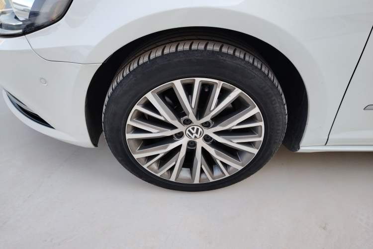 Used Volkswagen CC 2016 1.8TSI Luxury Model Left Front Wheel Hub