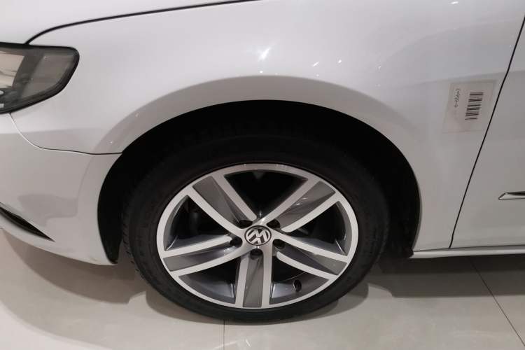 Used Volkswagen CC 2016 1.8TSI Prestige Model Left Front Wheel Hub