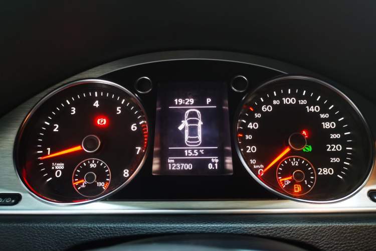 Used Volkswagen CC 2016 1.8TSI Prestige Model Odometer Close Up