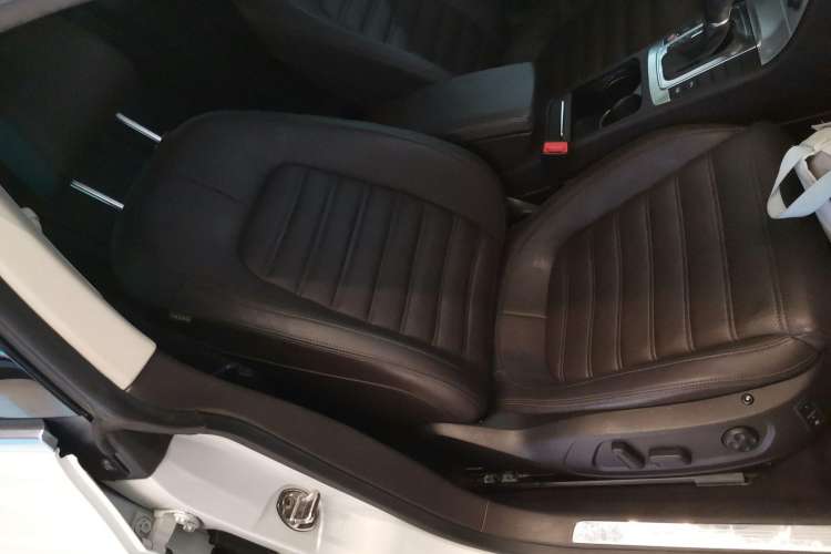 Used Volkswagen CC 2016 1.8TSI Luxury Model Right Front Seat