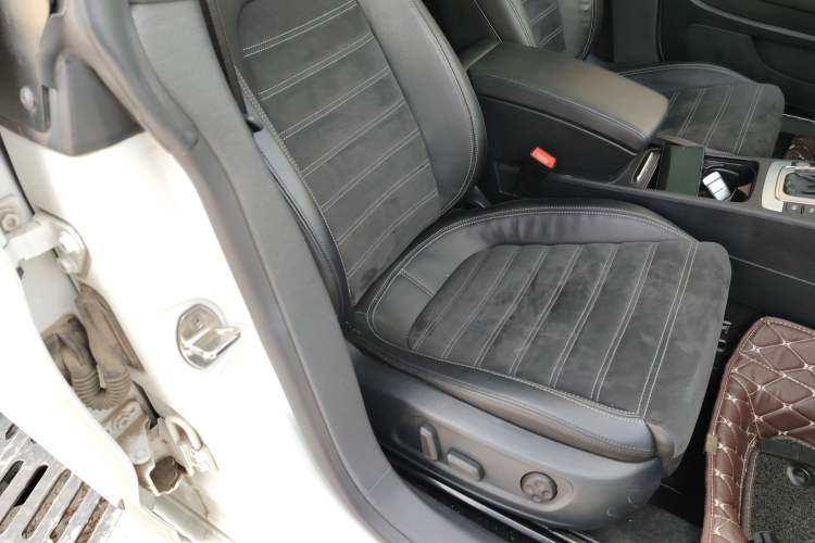 Used Volkswagen CC 2016 1.8TSI Luxury Model Right Front Seat