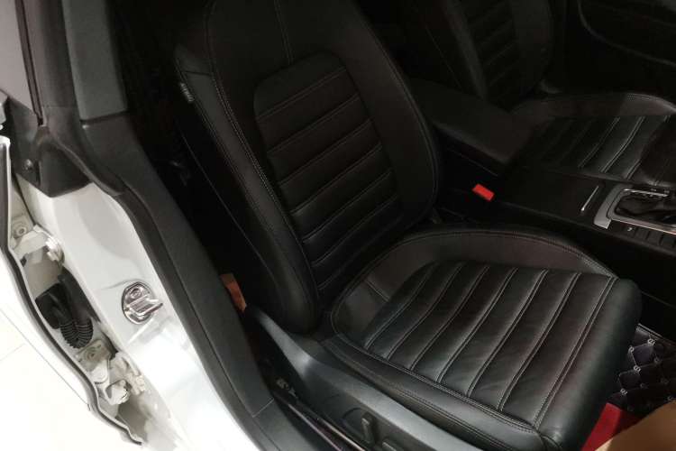 Used Volkswagen CC 2016 1.8TSI Prestige Model Right Front Seat