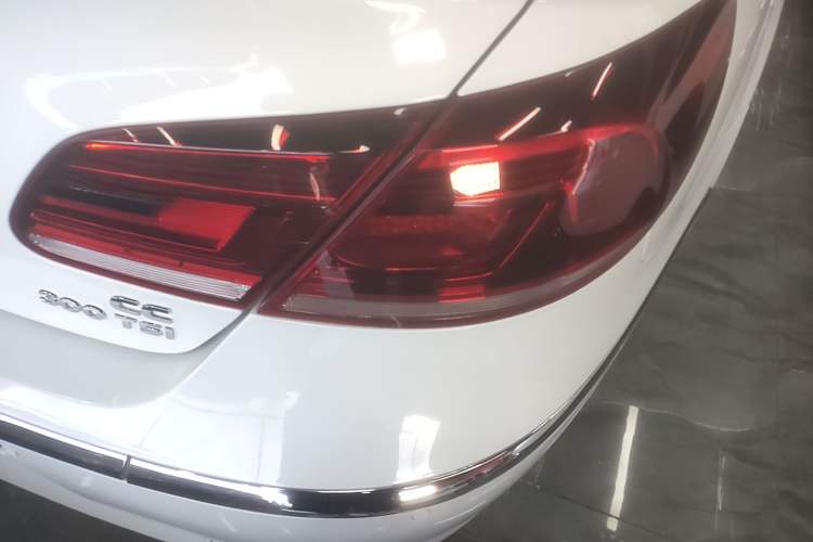 Used Volkswagen CC 2016 1.8TSI Luxury Model Right Rear Taillight