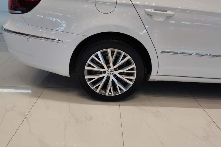 Used Volkswagen CC 2016 1.8TSI Luxury Model Right Rear Wheel Hub
