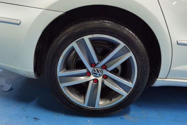 Used Volkswagen CC 2016 1.8TSI Luxury Model Right Rear Wheel Hub