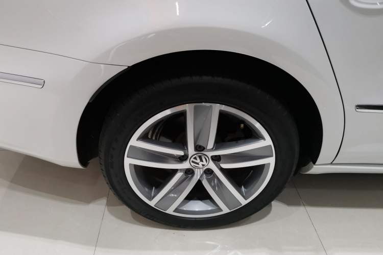 Used Volkswagen CC 2016 1.8TSI Prestige Model Right Rear Wheel Hub