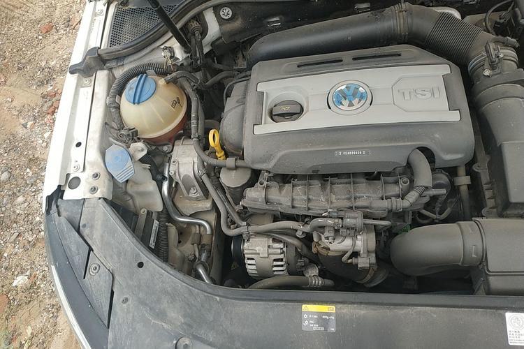 Used Volkswagen CC 2018 1.8TSI Luxury Model Engine Bay Right
