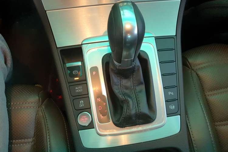 Used Volkswagen CC 2018 1.8TSI Luxury Model Gear Lever