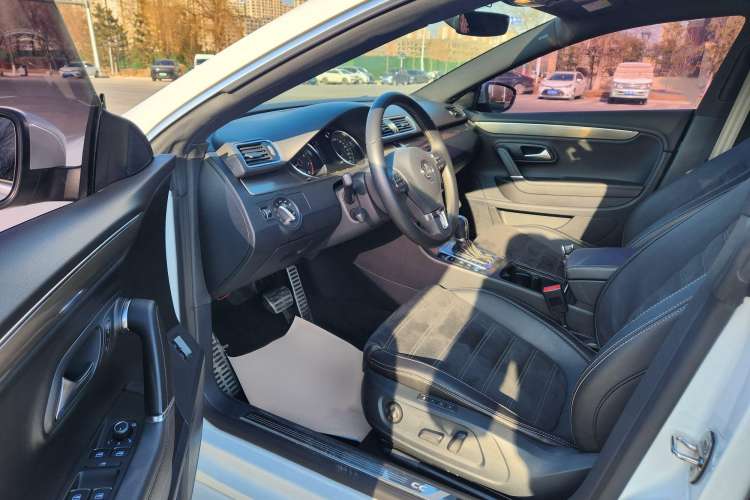 Used Volkswagen CC 2018 1.8TSI Prestige Model Interior 3