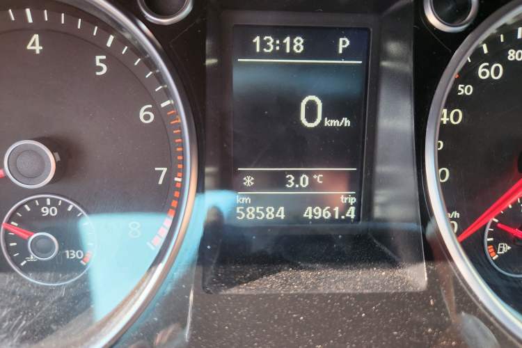 Used Volkswagen CC 2018 1.8TSI Prestige Model Odometer Close Up