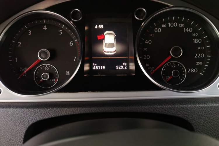 Used Volkswagen CC 2018 1.8TSI Luxury Model Odometer Close Up
