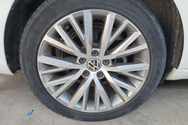 Used Volkswagen CC 2018 1.8TSI Luxury Model Right Rear Wheel Hub