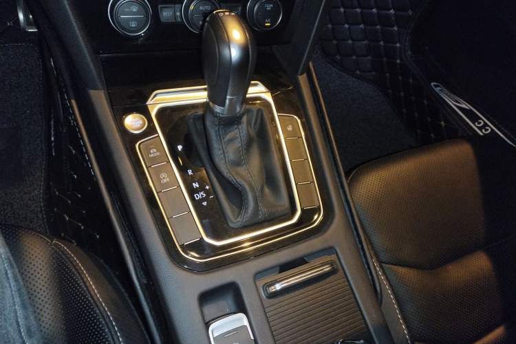 Used Volkswagen CC 2019 330TSI Glamour Edition China V Standard Gear Lever