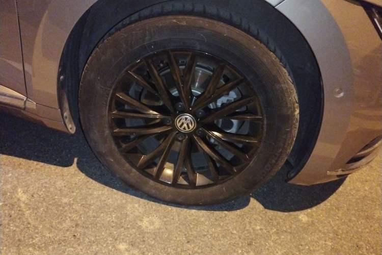 Used Volkswagen CC 2019 330TSI Glamour Edition China V Standard Right Front Wheel Hub